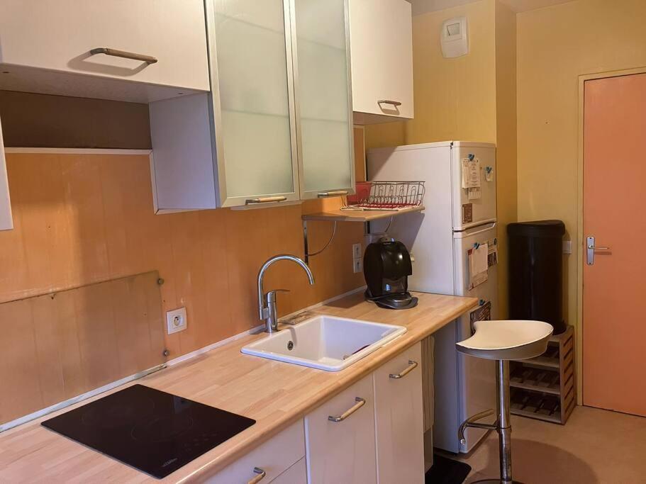 Cozy Flat In La Defense *